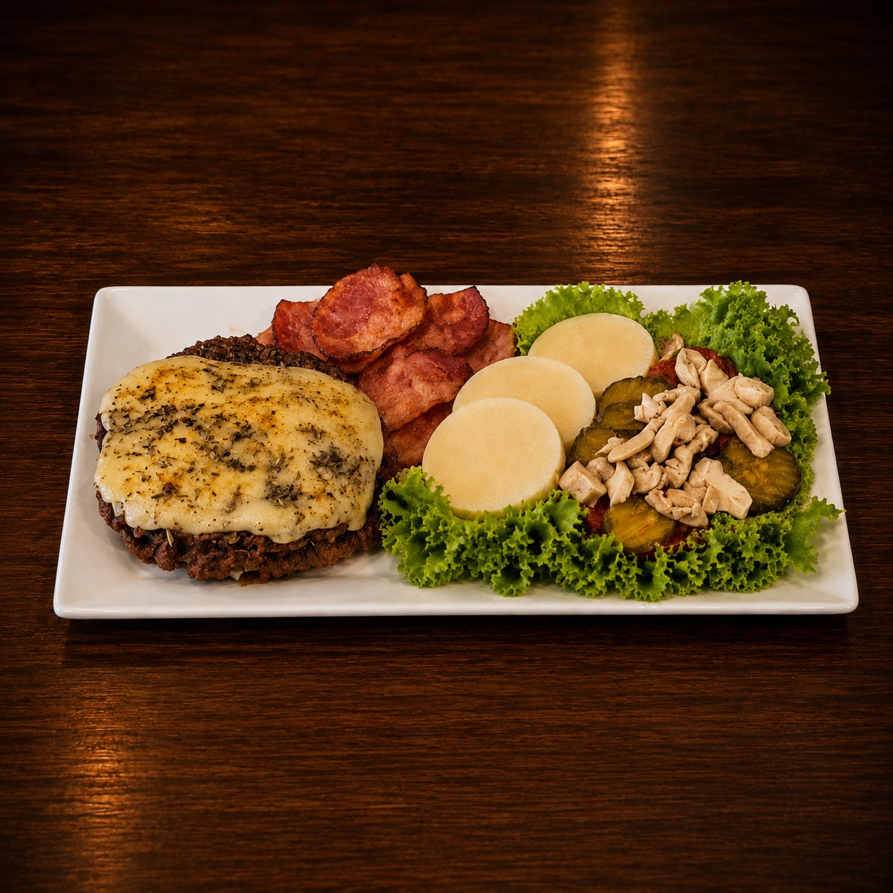 LANCHE FIT 1 HAMBURGUER NO PRATO
